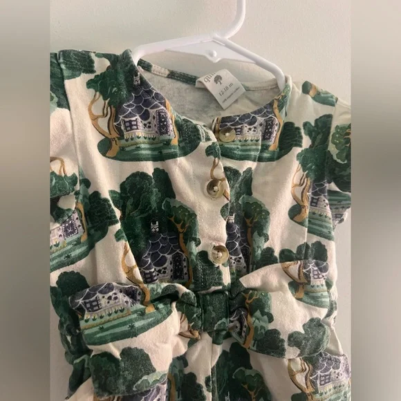 Kate Quinn Cottage House Print Romper 12-18M Green Storybook Romper Fits Small - Picture 2 of 3